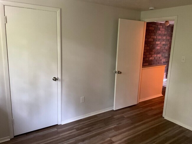 Building Photo - 3 Bed 2 Bath- Cannonsburg PA