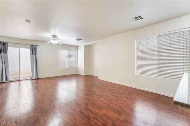 Building Photo - 7275 Phlox Rd