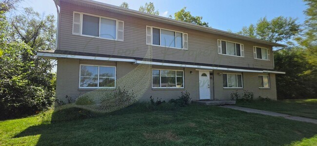 Building Photo - 5529-5531 Freeman Ct