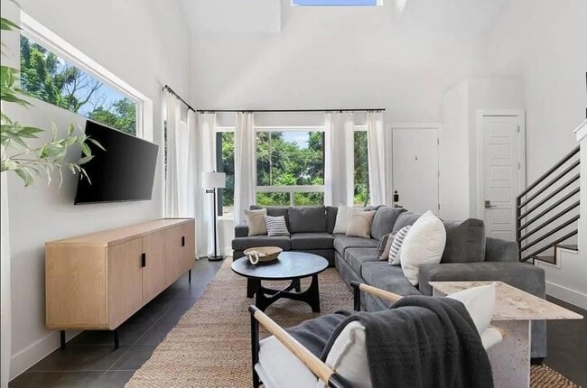 Building Photo - 1126 Linden St