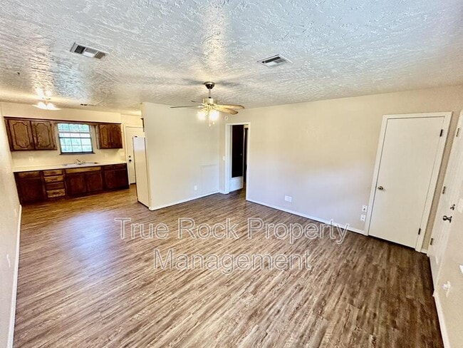 Building Photo - 308 SE 10th