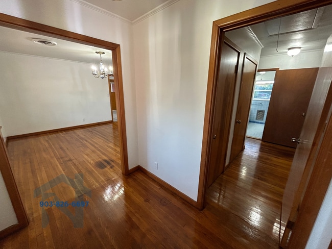 Building Photo - 2808 W Main St