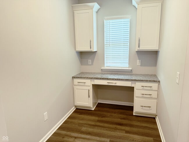 Building Photo - 7882 Villa Cir