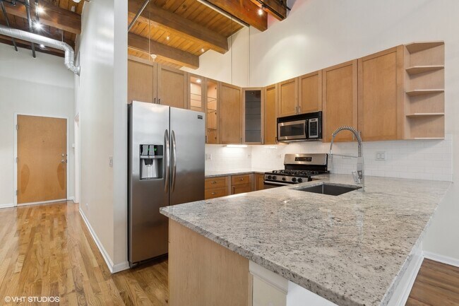 Building Photo - 525 W Superior St