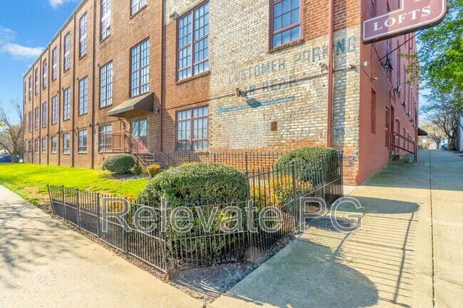 Building Photo - 815 Porter St
