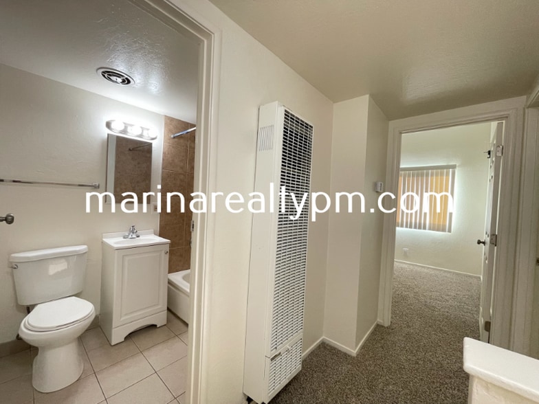 Building Photo - 240 Holly St