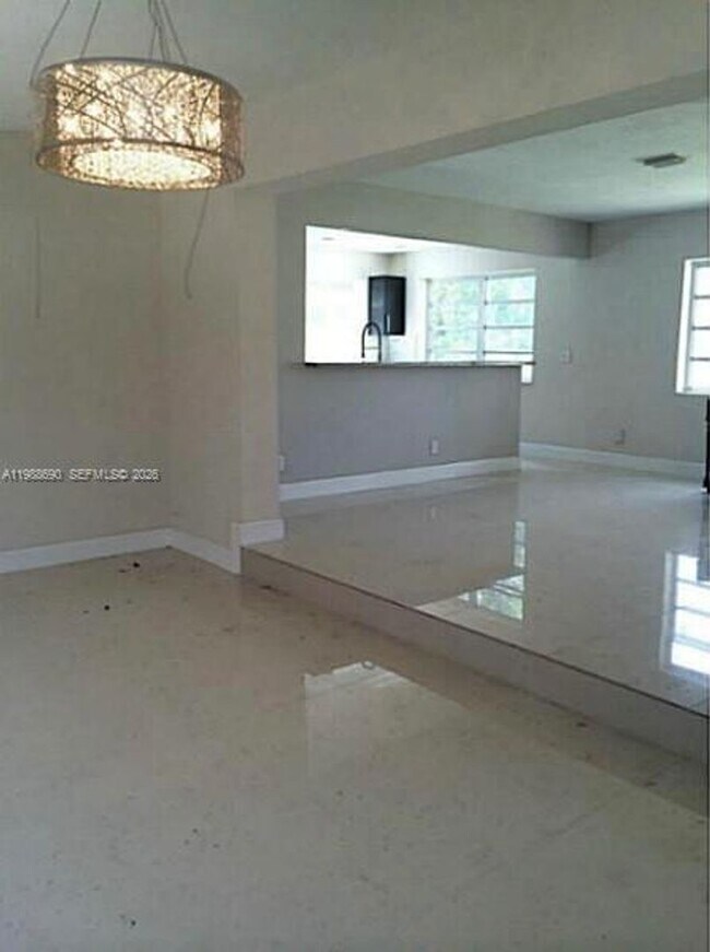 Building Photo - 740 NE 179th Terrace