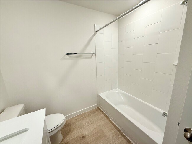 Building Photo - 30751 Wicklow Gdns Dr