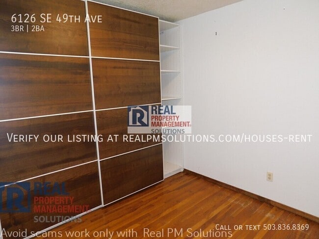 Building Photo - 6126 SE 49th Ave