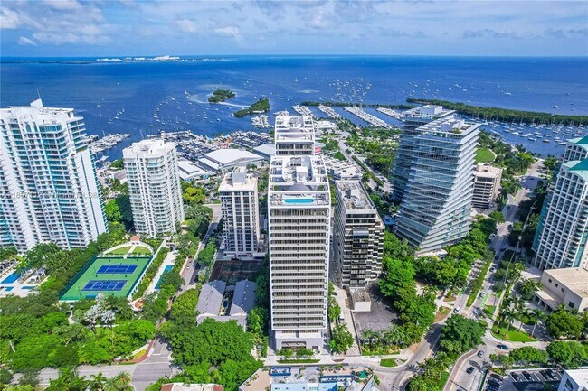 Primary Photo - 2655 S Bayshore Dr