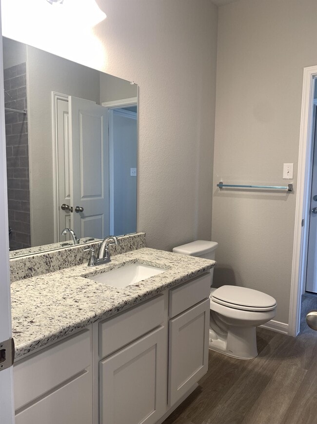 Building Photo - 1353 Aurora Grv Bnd