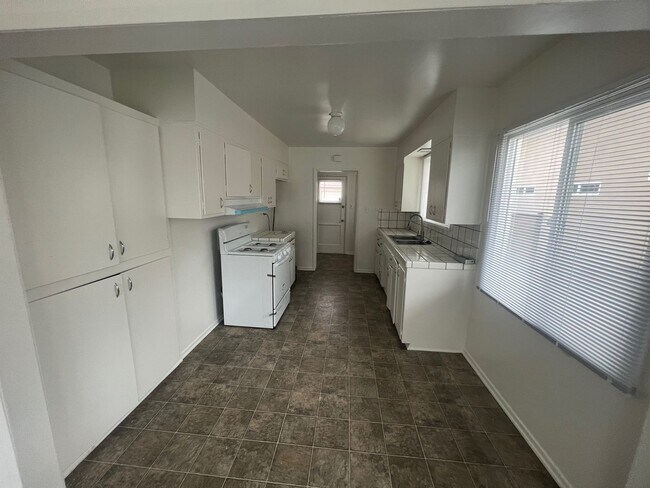 Building Photo - 3928 Carfax Ave