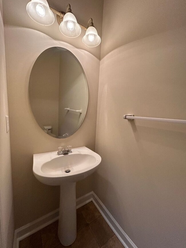 Building Photo - Charming 3-Bedroom Home in Prime VB Locati...