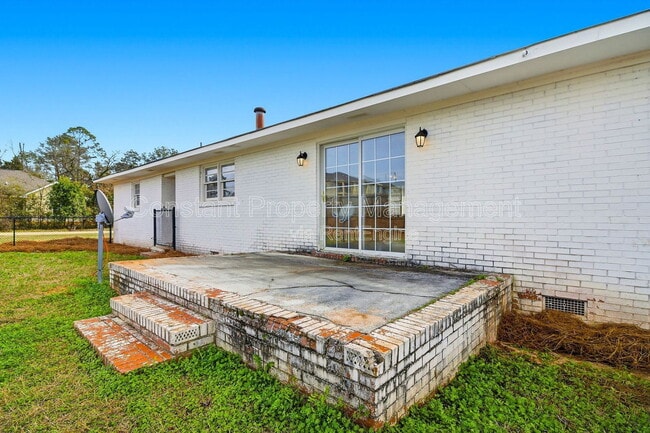 Building Photo - 105 Maxwell Dr