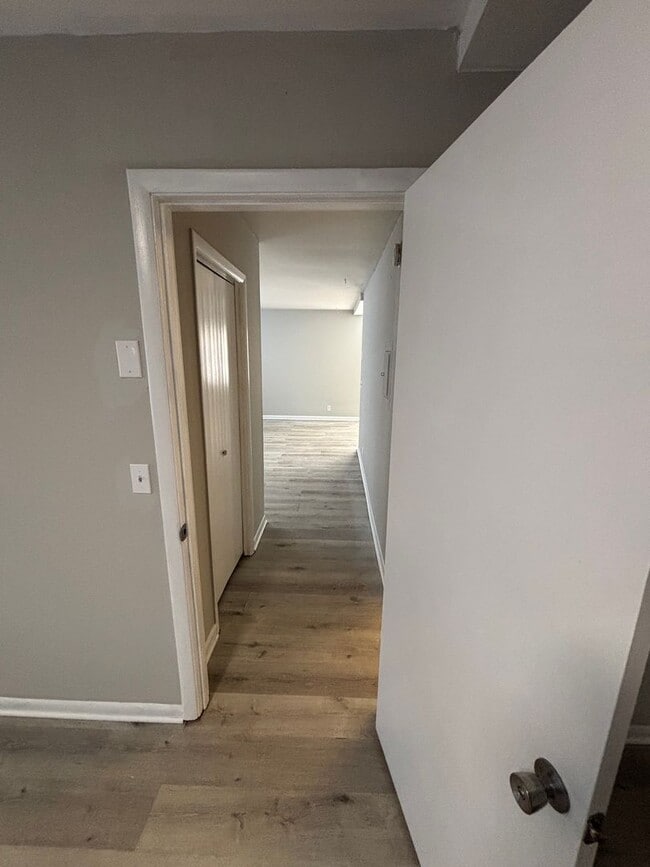 Building Photo - JUNE SPECIAL!!! Sign lease & pay deposit b...