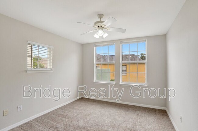 Building Photo - 735 Siena Palm Dr