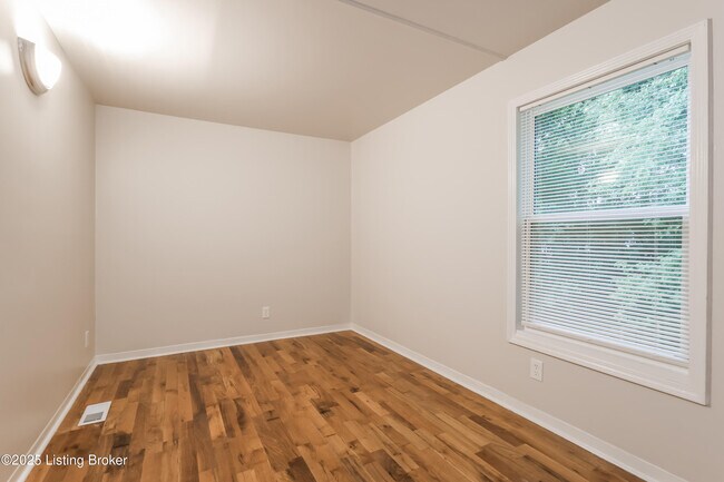 Building Photo - 2508 Rowan St