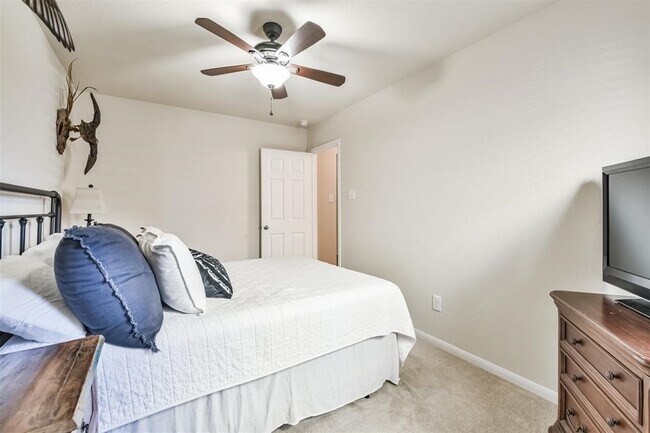 Building Photo - 11514 Dahlia Dale Dr