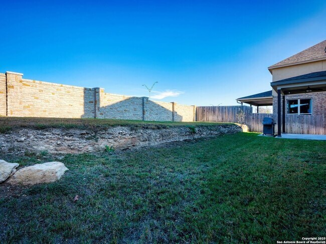 Building Photo - 1714 Kosmas Dr