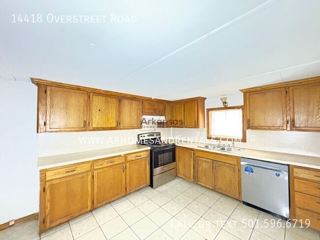 Building Photo - 14418 Overstreet Rd