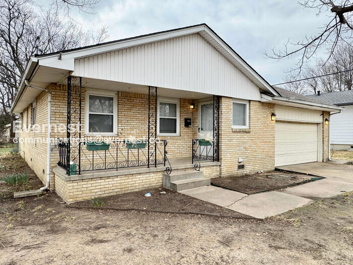 Building Photo - 5764 E 24th St