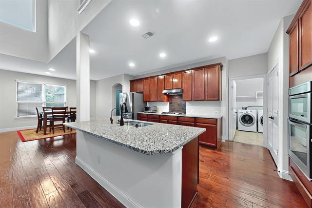 Building Photo - 2633 Sunstar Dr