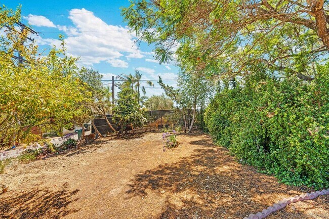 Building Photo - 2530 Pruett Dr