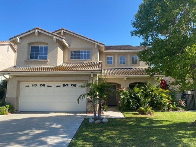 Building Photo - 2 Story 4 bed, 2 1/2 bath home in Simi Valley!