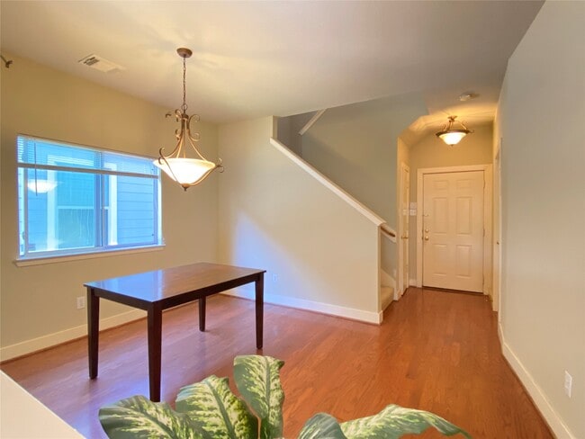 Building Photo - 5843 Sonoma Ridge