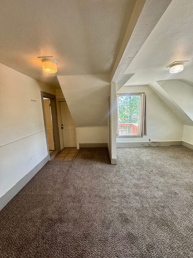 Building Photo - E. Brookside- 126