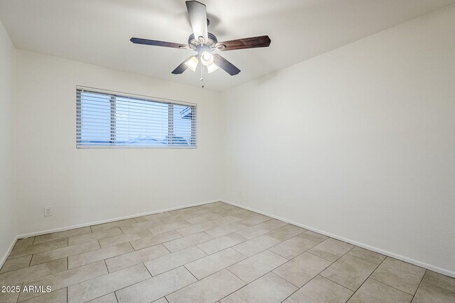 Building Photo - 125 E Papago Dr