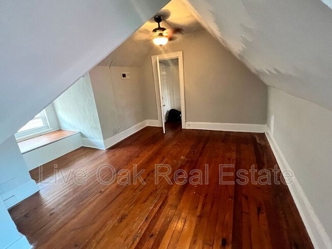 Building Photo - 610 Redgate Ave