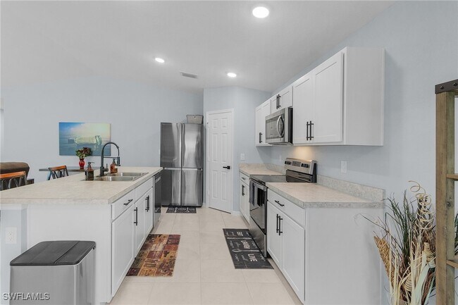 Building Photo - 1532 NE 35th Terrace