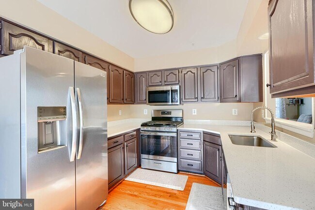 Building Photo - 215 Gracecroft Ct