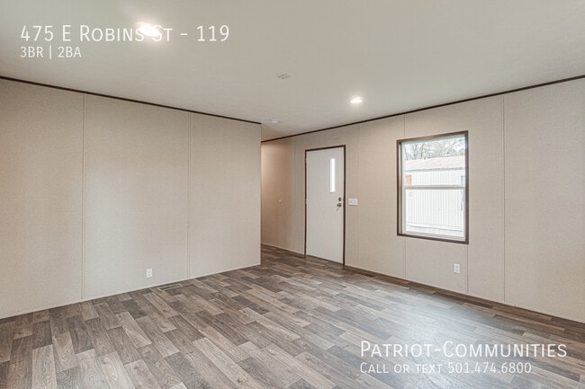 Building Photo - 475 E Robins St