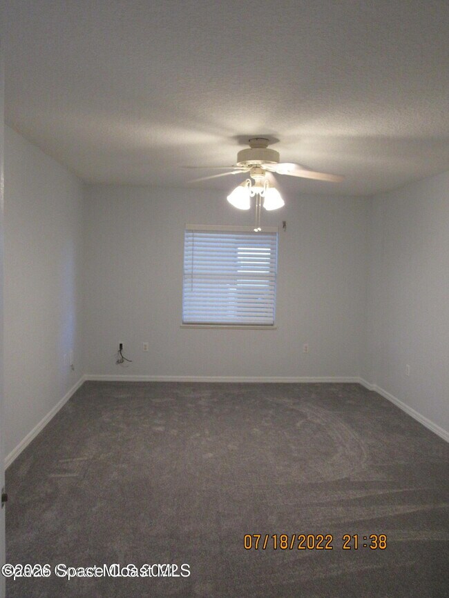 Building Photo - 606 Shorewood Dr