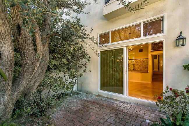 Building Photo - 1745 Selby Ave