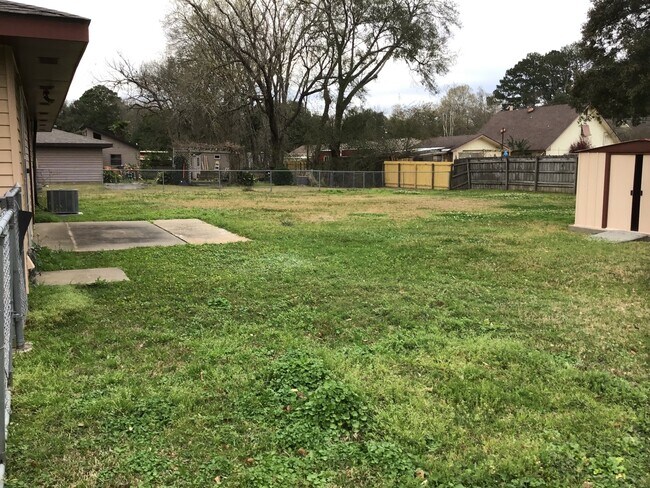 Building Photo - 717 Alice Dr