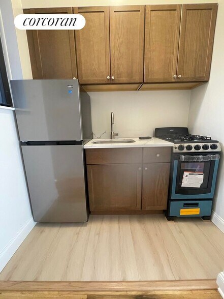 Building Photo - 505 E 87th St