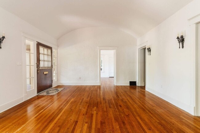 Building Photo - 2170 W 24th St