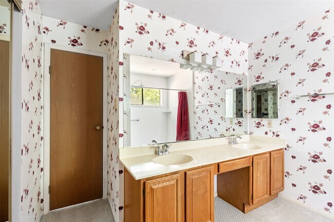 Building Photo - 3122 Lake Stream Dr