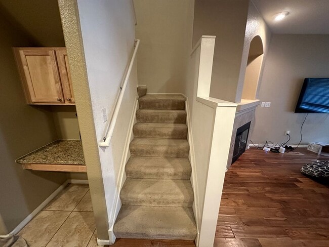 Building Photo - 3 Bed 3 bath Townhome in Castle Rock!