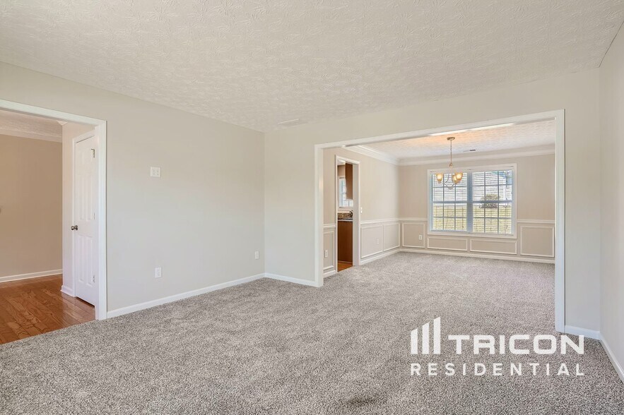 Building Photo - 1230 Webb Farm Ln