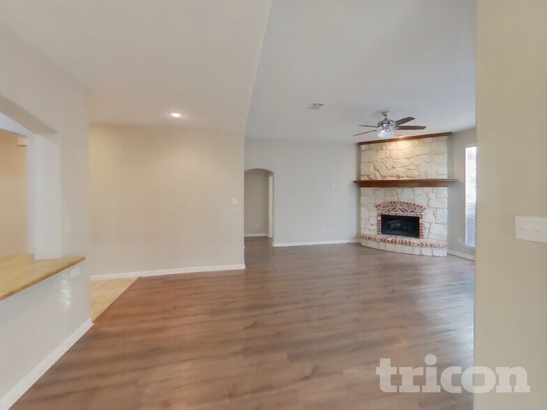 Building Photo - 114 Cole St