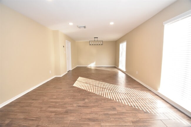 Building Photo - 1330 Westgreen Blvd