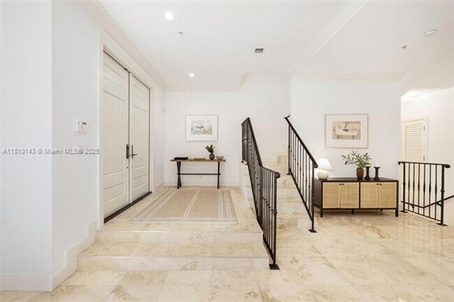 Building Photo - 7430 SW 56th Ct