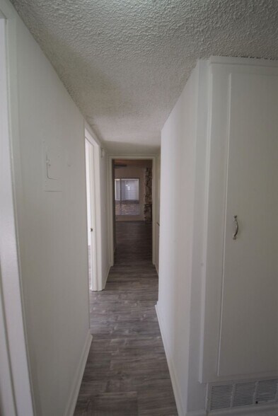 Building Photo - 10745 Hortense St