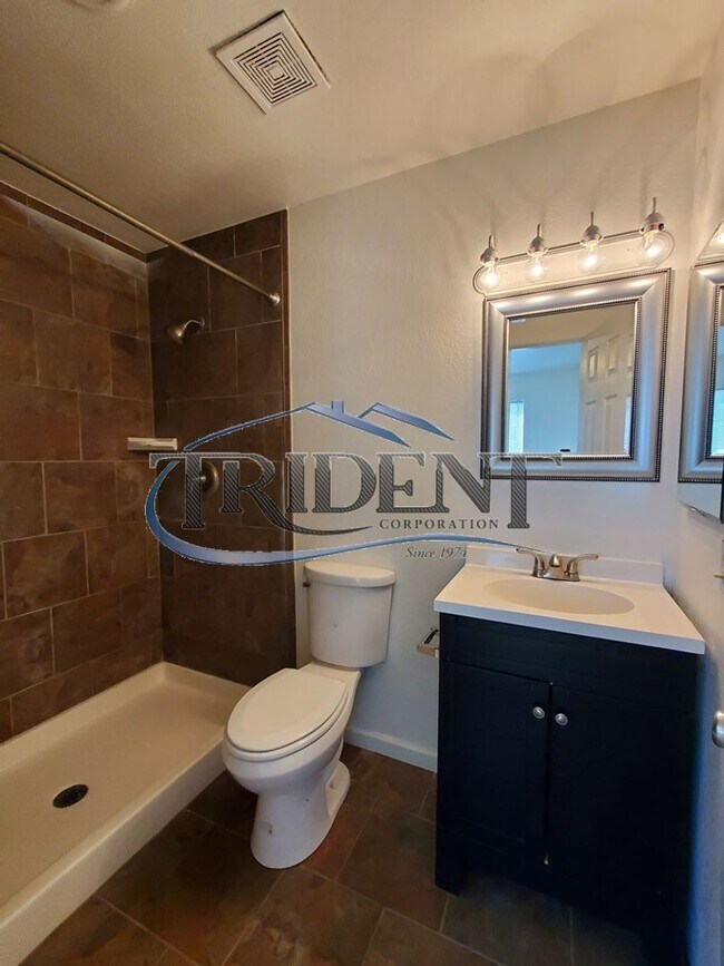 Building Photo - Cute 3 bedroom, 2 bath house