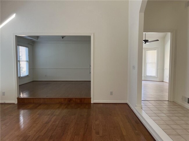 Building Photo - 972 Bridgegate Dr NE
