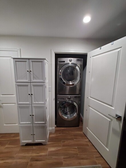 Building Photo - 917 Jefferson Ave